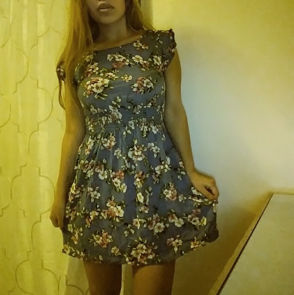 Forever 21 Dresses & Skirts - Forever 21 Floral Dress